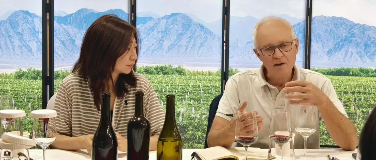 少庄主手记 | 鸽子山小镇居民归位！木桐酒庄总酿酒师到访！